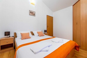 2 bedrooms, free WiFi, bed sheets
