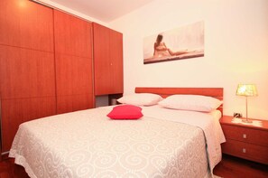 2 bedrooms, free WiFi, bed sheets