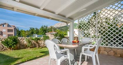 Apartment Ljubica with terrace, garden and grill