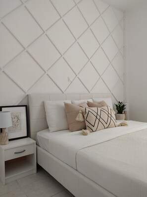 1 bedroom, desk, WiFi, bed sheets