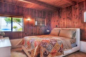 2 bedrooms, internet, bed sheets - Cabin by the Sea in Cardiff (Encinitas)