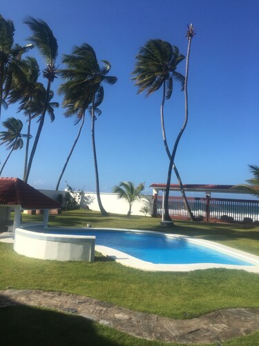 Relaxing beach front property