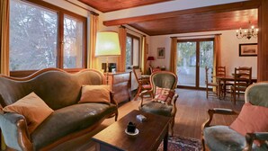 Basic Apartment, Multiple Beds | Living room | TV, stereo - Modern and Well Equipped Apartment, 500m From the 4 Vallées ski Area (Sion)