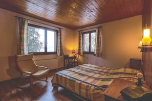Basic Apartment, Multiple Beds | 3 bedrooms, laptop workspace, iron/ironing board, bed sheets - Modern and Well Equipped Apartment, 500m From the 4 Vallées ski Area (Sion)