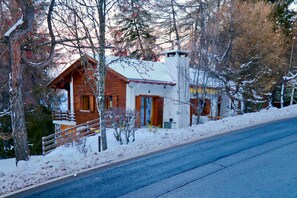 Basic Apartment, Multiple Beds | Exterior - Modern and Well Equipped Apartment, 500m From the 4 Vallées ski Area (Sion)