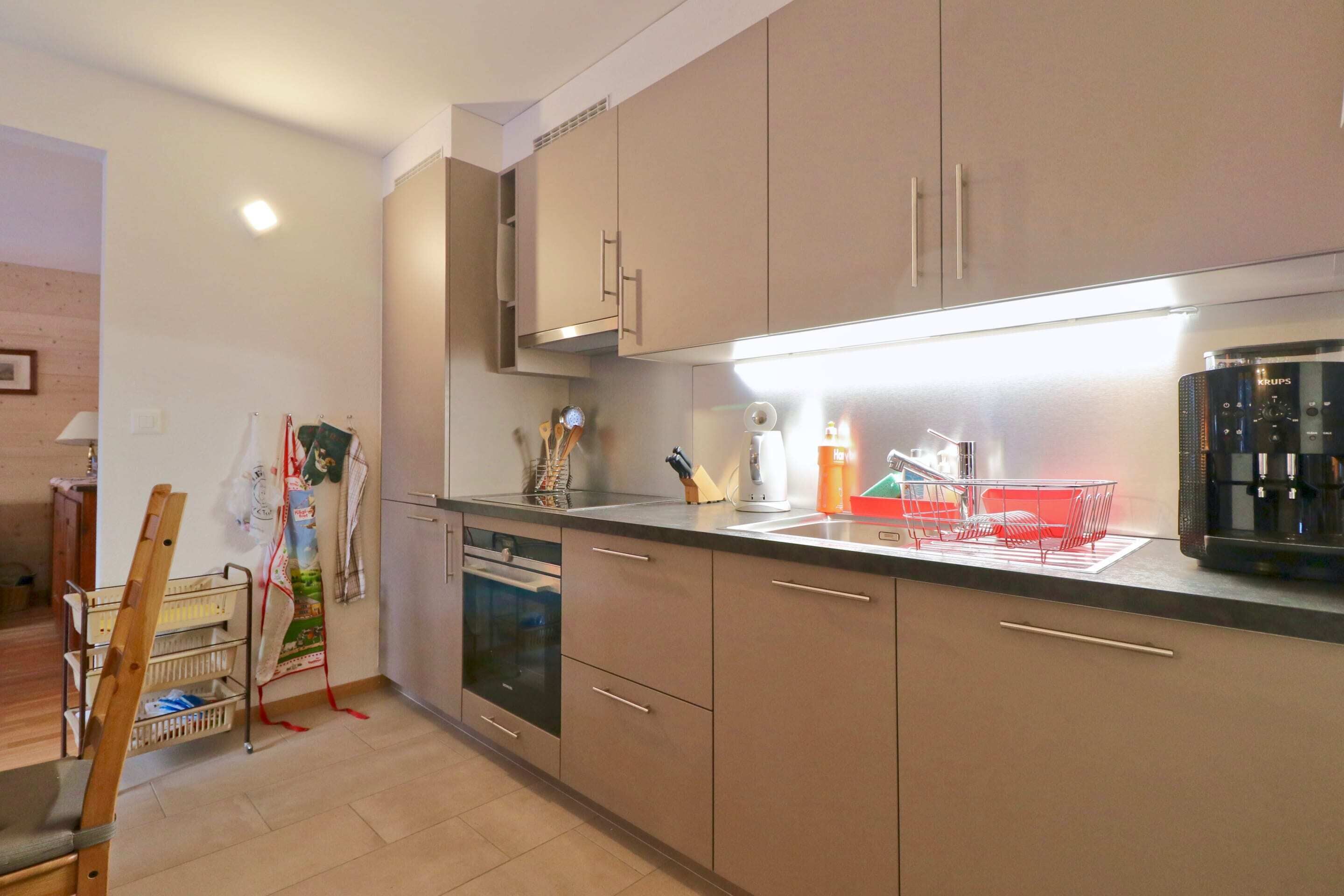 Basic Apartment, Multiple Beds | Private kitchen | Fridge, oven, stovetop, dishwasher