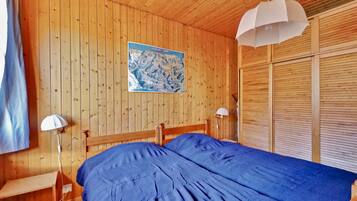 Apartemen Basic, Beberapa Tempat Tidur | 1 kamar tidur, ruang kerja ramah laptop, dan setrika/meja setrika