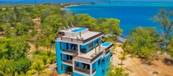 Shedrock Shangrila, Beach Front Whole House