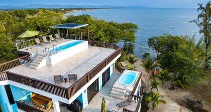 Shedrock Shangrila, Beach Front Whole House