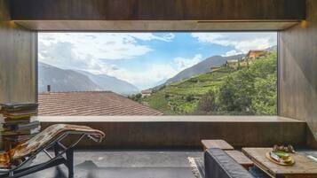 Basic House, Berbilang Katil | Ruang tamu | TV, buku-buku, lantai dipanaskan