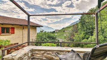 Basic House, Berbilang Katil | Balkoni