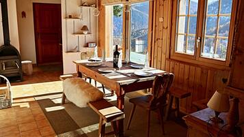 Basic Chalet, Berbilang Katil | Bahagian dalam