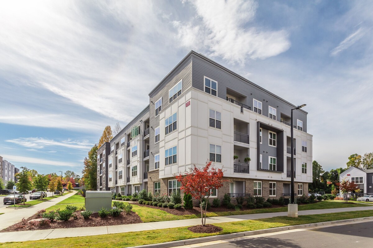 Kasa FreeMoreWest Charlotte