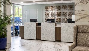 Lobby - Wyndham Santa Barbara Spacious & Updated 2BR Penthouse w/ Direct Ocean views. (Pompano Beach)