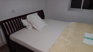 Premium bedding, Select Comfort beds, free WiFi, bed sheets
