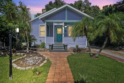 "Mermaid House" in Downtown Mt. Dora!! Pet Friendly