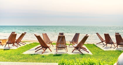 Suite 212: Beautiful 3-Bedroom Beachfront Townhouse