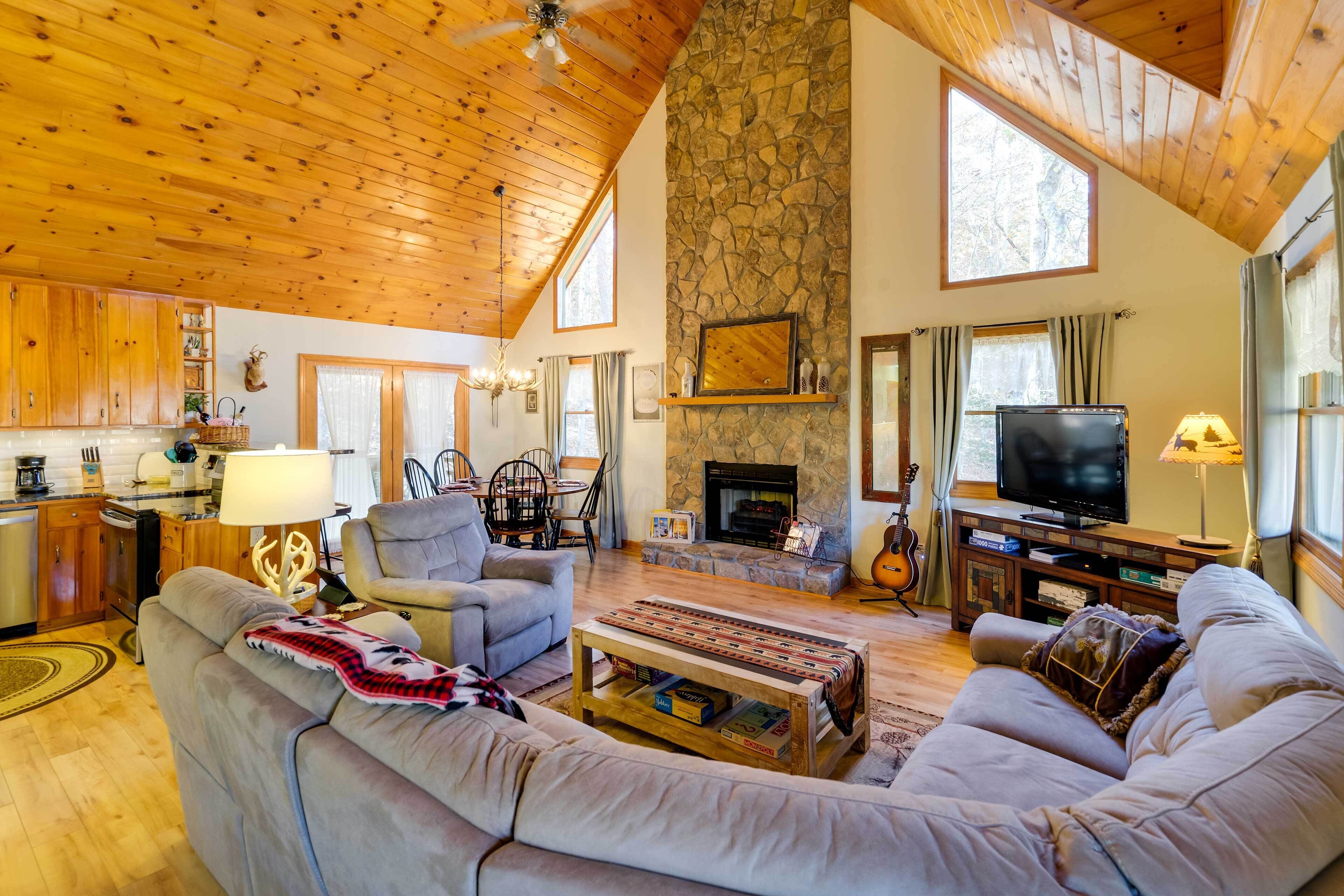 Smoky Mountain Cabin w/ Fire Pit: Hike & Fish!