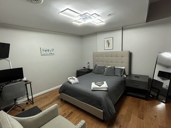 2 bedrooms, desk, free WiFi, bed sheets