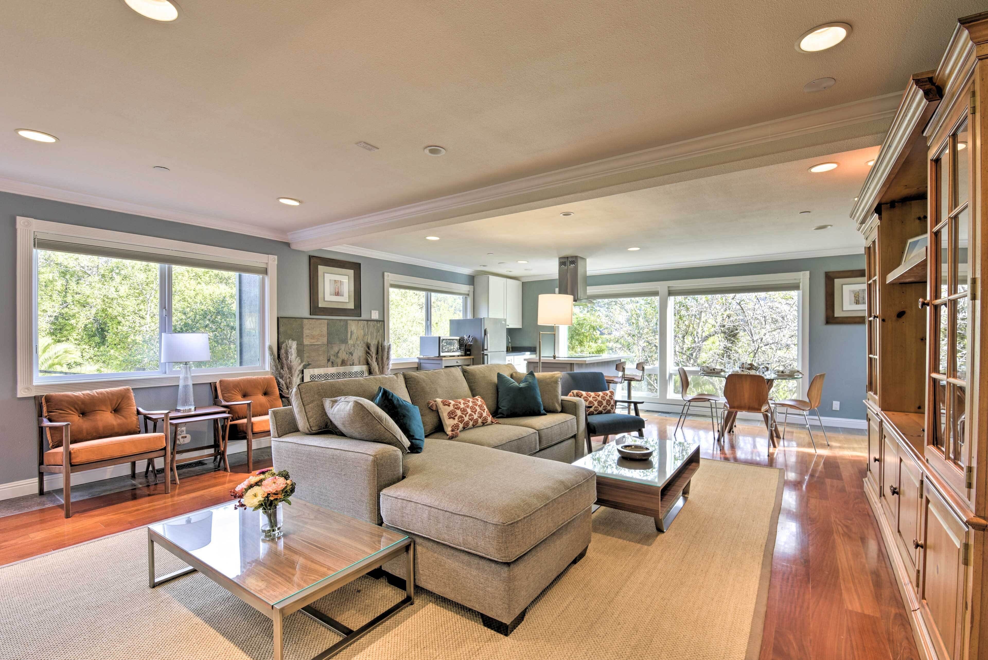 TV, fireplace, books, stereo
