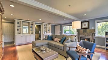 TV, fireplace, books, stereo