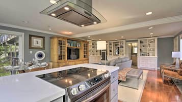 Fridge, microwave, stovetop, cookware/dishes/utensils