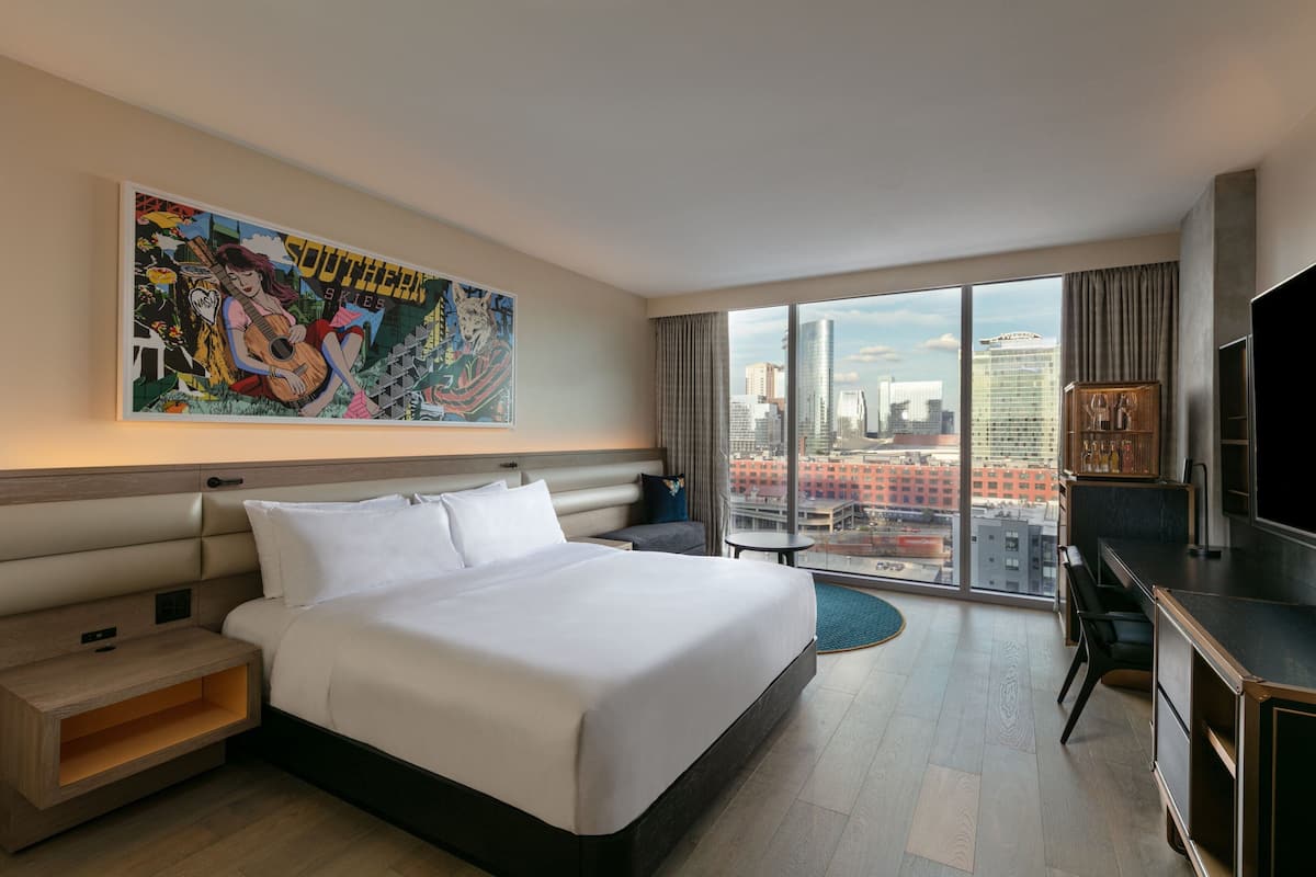 1 bedroom, premium bedding, down comforters, minibar