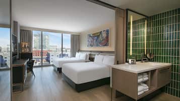 Roupas de cama premium, edredons de pluma, frigobar, cofres nos quartos