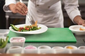 Alimentos y bebidas