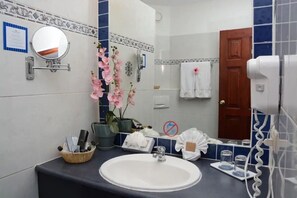 Bathroom - ONE BEDROOM SUITE (Puerto Plata)