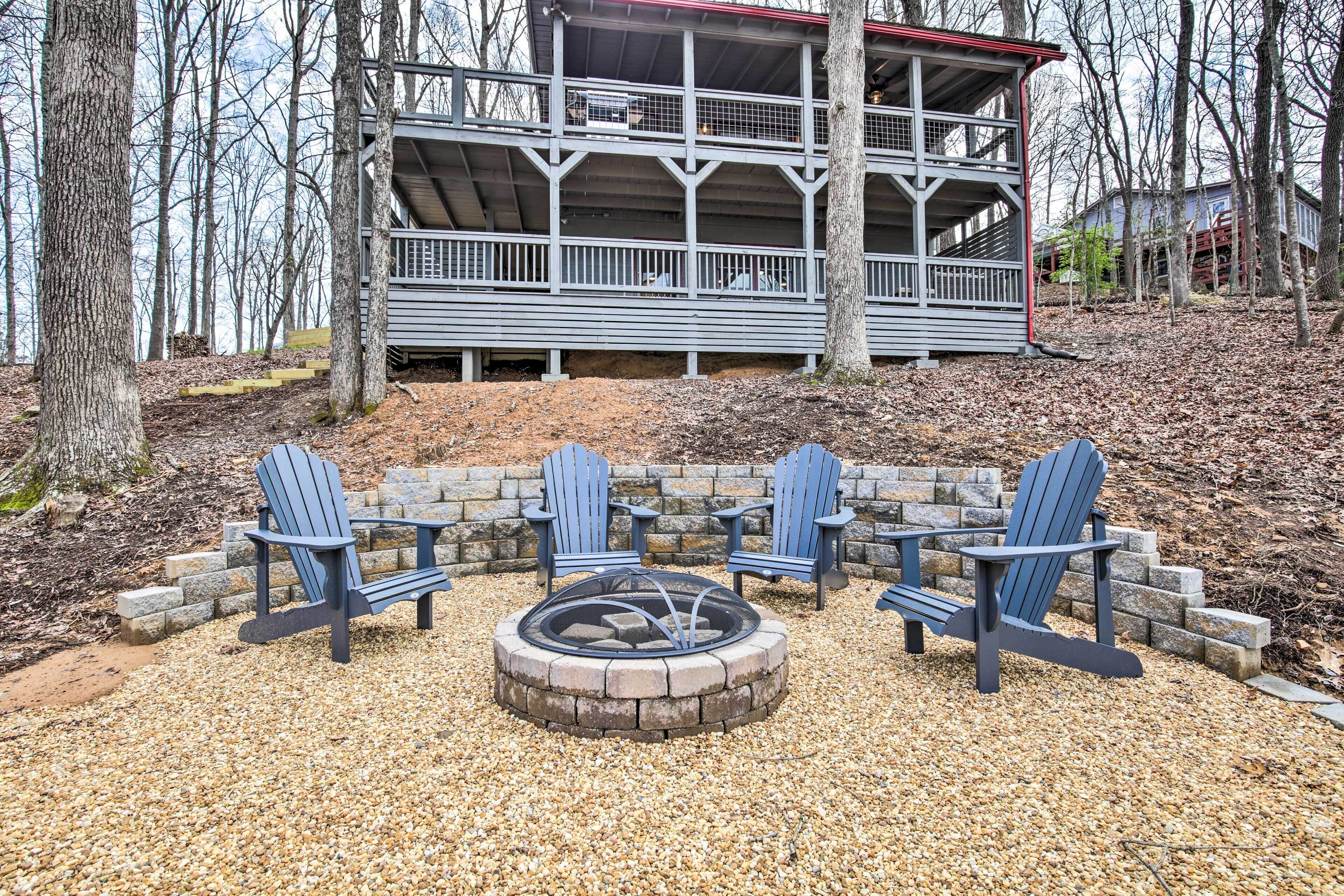 Serene Cabin Getaway w\/ 2 Decks + Mountain Views!