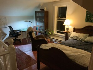 2 bedrooms, desk, iron/ironing board, free WiFi - Ideal spot minutes from Kickapoo Valley Reserve, Wildcat StatePark & fly fishing (La Farge)