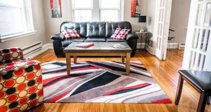 Comfy 2BR Apartment Steps From Forest Park, Wash U