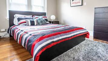 2 bedrooms, desk, WiFi, bed sheets