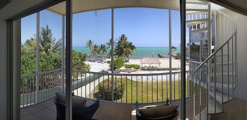 Peacock Shores Islamorada - Vacation On The Beach!