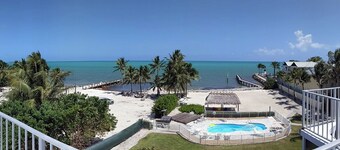 Peacock Shores Islamorada - Vacation On The Beach!
