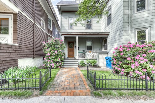 Historic Condo w/ Casco Bay Views, WiFi & 2 Bikes - Walk Everywhere