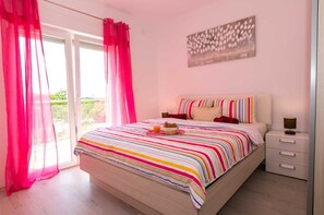 3 chambres, fer et planche à repasser, Wi-Fi gratuit, draps fournis
