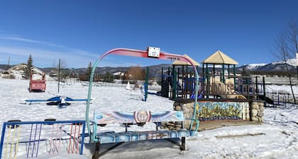 Mountain house near World Class Ski Resort and Rocky Mountain National Park