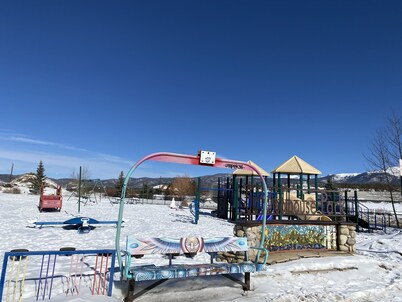 Mountain house near World Class Ski Resort and Rocky Mountain National Park