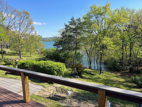 Make a Splash in Heber Springs w/ Lake View / Access - 3 bedroom, 2.5 bath