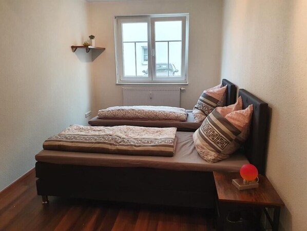 2 habitaciones, tabla de planchar con plancha y wifi gratis