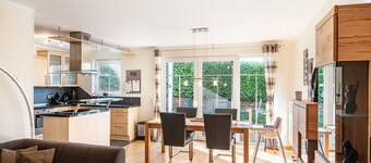 Holiday Apartment Katjas Ferienwohnung with Wi-Fi & Terrace; Parking Available