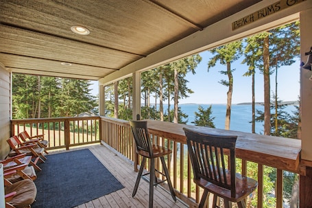Property grounds. Beachfront 3-story home w/deck, bay views, hot tub, game room, WiFi, EV charger