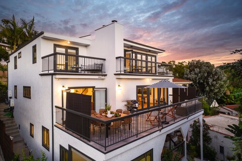 6BDR Modern Oasis w/ Game Room, Outdoor Living & Views! | Edendale by AvantStay