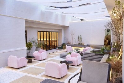 Den Basta Signature Hotel