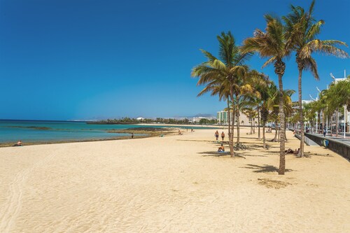 Arrecife Sands Apartment, op steenworp afstand van zandstrand, uitzicht op zee