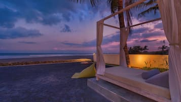 Villa Luxury, 5 camere da letto, vista spiaggia, di fronte alla spiaggia | Vista spiaggia/mare
