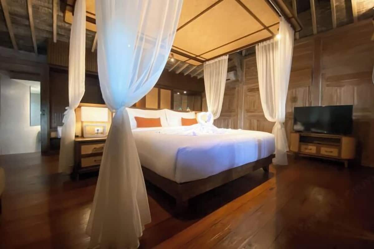 3 bedrooms, in-room safe, individually decorated, individually furnished