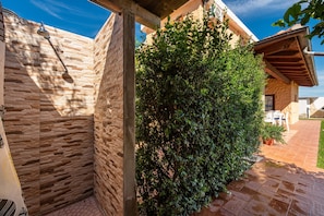 Terrace/patio - Villa "Gle" with Pool, Garden & Air Conditioning (Quartu Sant'Elena)